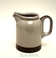 Bing & Grøndahl 
stoneware, 
Peru, 
Mælkekande. 
Højde 15,5 cm. 
Nr. 442. Pris: 
200 kr. stk. 
Lager: 1
