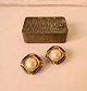 Chr. Dior vintage øreklips i forgyldt metal med emitteret perleStemplet: Chr. Dior RMål 3 x ...