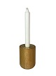 Oak Nordic 
lysestage i eg 
og messing af 
Andersen 
Furniture.
H - 11 cm og 
Dia - 8 cm.
