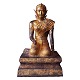 Sjælden stor forgyldt bronzefigur forestillende Mae Phosop (Mae Khwan Khao), risgudinde, ...