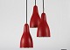 Bent Karlby
3-cone 
chandelier 
m/røde metal 
skærme
Højde 108 + 42 
cm justerbar 
højde
Højde ...