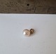 Akoya perle vedhæng med øsken i 14 kt guldStemplet: 585Længde 15 mm.Diameter på perlen 7 mm.