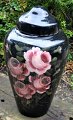 Stor glas 
lågkrukke med 
hinterglas 
maleri, 20. 
årh. Tyskland. 
Indvendig 
dekoreret med 
roser og ...
