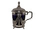 Engelsk sølv, 
stor 
marmeladekrukke 
med blåt glas.
Fra ca. år 
1900.
Højde 11,5 
cm., ...