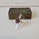 Vintage roset 
ring i 14 kt 
guld med 
talrige 
granater 
Stemplet: 
V.Lind - 585
Ringstørrelse 
53 ...