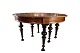 Spisebord i valnød fra år 1880'erne. Bordet står i meget fin brugt stand. Mål i cm: H:75 Dia: ...