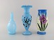 Tre antikke vaser i håndmalet mundblæst opalineglas i blå og turkis nuancer. Ca. 
1900.
