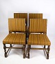Sæt af 4 spisebordsstole i egetræ med stribet stof fra omkring år 1930’erneMål i cm: H:82 B:50 ...