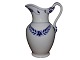 Bing & Grøndahl 
Art Nouveau 
stel der minder 
meget om 
stellet Blå 
Vikke, 
mælkekande.
Bemærk at ...