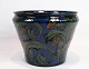 Stor blomster 
kumme i Danico 
keramik med blå 
og grønlige 
farver fra 
omkring 
1960'erne.
Mål i ...