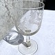 Kastrup glasværk, Hjorteglas, Rødvin med ætset motiv, 16cm høj, 7,5cm i diameter *Pæn stand med ...