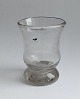 Gl. punchglas 
fra dansk 
glasværk fra 
slutningen af 
19. 
århhundrede. H. 
7,5.cm