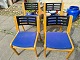 4 kontorstole i bøgetræ med sort ryg og sæde i blåt stof designet af Magnus Olesen. Fremstår ...