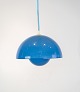 Flowerpot loftslampe, designet af Verner Panton (1926-1998) VP1 i lyseblå farve fra 1970'erne.  ...