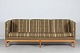 Erik Jørgensen3. pers. sofa model EJ 315 Ben af massiv egetræbetrukket med originalt ...