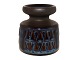 Søholm keramik, 
mørkeblå 
miniature vase.
Designet af 
Einar Johansen.
Dekorationsnummer 
...