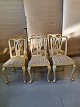 6 Malede stole 
, fra 1920erne.
De er stabile, 
men trænger til 
en kærlig hånd.
Højde 90cm ...