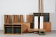 Kai Kristiansen (1929- )Komplet vægreolsæt på vægmonterede vangerfremstillet af egetræ og ...