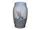 Bing & Grøndahl vase dekoreret med et stor sejlskib.Bemærk denne vare er på vores ...