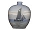 Royal Copenhagen oval vase med sejlskib. Vasen er dekoreret hele vejen rundt.Bemærk denne ...
