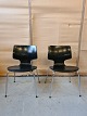 2 Malede stole, 
fra 1990erne.
Højde 77cm 
Sædehøjde 44cm