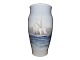 Stor Royal Copenhagen vase med stort sejlskib. Vasen er dekoreret hele vejen rundt.Bemærk ...