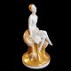 Bing & 
Grøndahl; Blanc 
de chine 
porcelænsfigur 
med guld # 
2112.
H. 23,5 cm. 
Stempelt "B&G 
...