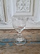 1800tals dansk 
vinglas 
dekoreret med 
egeløv og agern
Højde 11,2 cm.