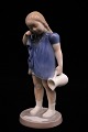 Bing & Grøndahl porcelænsfigur af lille pige med spildt mælk...