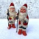 Julemand med 
gummihoved og 
vandrestok, 
14cm høj 9cm i 
diameter *Pæn 
patineret 
stand*