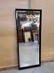 Sort malet 
spejl, fra 
1960erne.
Højde 102cm 
Bredde 42cm