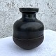 Bornholmsk 
keramik, Mette 
Doller, 
Svaneke. Vase i 
fin stand. 
Højde: 14,5 cm