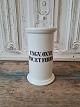 Royal Copenhagen Apotekerkrukke i hvidt porcelæn med sort skriftHøjde 18 cm. Diameter 10 ...