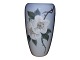 Stor Royal Copenhagen vase med blomst.Bemærk denne vare er på vores fjernlager. Den kan ...