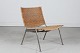 Poul Kjærholm stilLounge chair med metalstel og flettet sæde og rygfra 1960'erneDansk ...
