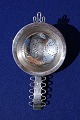 Cohr sølvarbejde, elegant tesi i sterlingsølv i pæn, brugt stand fra C.M. Cohr.Stempel: Cohr - ...