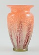 WMF. Karl Wiedmann, vase i kunstglas, Tyskland.1930'erne.Måler: H 27,0 X D 17,0I flot stand.
