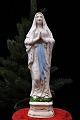 Dekorativ , gammel Madonna figur i porcelæn af Jomfru Maria. Højde: 24,5cm.