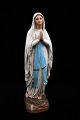 Dekorativ , gammel fransk Madonna figur i bemalet gips med en rigtig fin patina. Højde: 42cm.