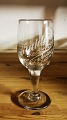 Don Carlos vinglas fra Aalborg Glasværk fra omkring 1900. Dekoreret med "Glædelig Jul". Fremstår ...