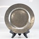 Antik tallerken af tin fra før år 1900Producent Hofkandestøber Ephraim Benjamin Reisz år ...
