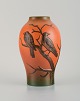Ipsens enke, Danmark. Vase med to fugle i håndmalet glaseret keramik.