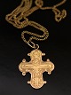 8 karat guld 
Dagmar kors 2,3 
x 1,7 cm. og 
kæde 41,5 cm. 
emne nr. 521605