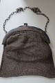 Antik 
Perletaske af 
metaltråd
Den gamle 
taske fra 
midten af 
1800-tallet er 
håndlavet 
Tasken ...