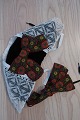 Antique bonnet / headgearPlease look at the other photoes tooIn a very good ...