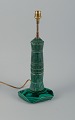 Fransk bordlampe i malakit.Midt 1900-tallet.I perfekt stand.Mål: H 39,0 (inklusiv fatning) ...