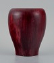 Maxime Fillon 
(1920-2003), 
fransk 
keramiker, 
unika 
keramikvase med 
glasur i røde 
nuancer.
Ca. ...