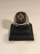 Kong ring 
Sølv ring i 
925 , med 
frikant oval 
sten 
str 64 
b, 1,cm