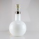 Glas bordlampe 
i opal hvid 
Boule
Producent 
Holmegaard
Højde 33,5 cm
Diameter 15 cm