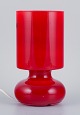 Skandinavisk designer, bordlampe i bordeauxfarvet glas.Sent 1900-tallet.Håndlavet.Mål: H ...
